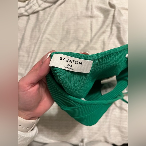 Green Aritzia top 💚 - Picture 4 of 4